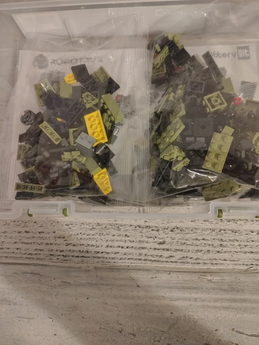 JITTERYGIT Robotryx Alphazor 3-in-1 Glow in the Dark Block Set